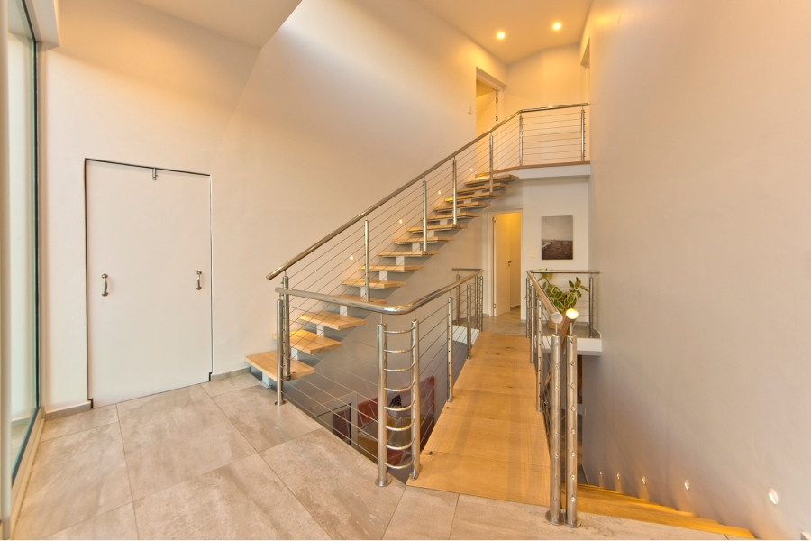5 Bedroom Property for Sale in The Heads Western Cape